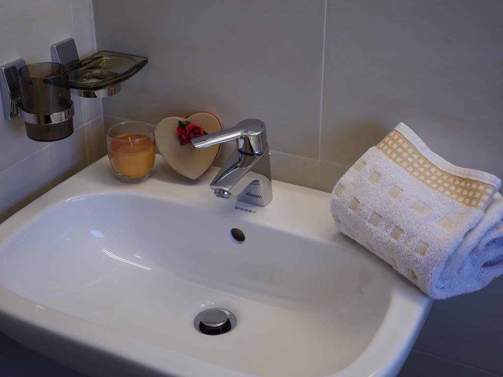 Haus Talblick Appartement Curon Venosta Buitenkant foto