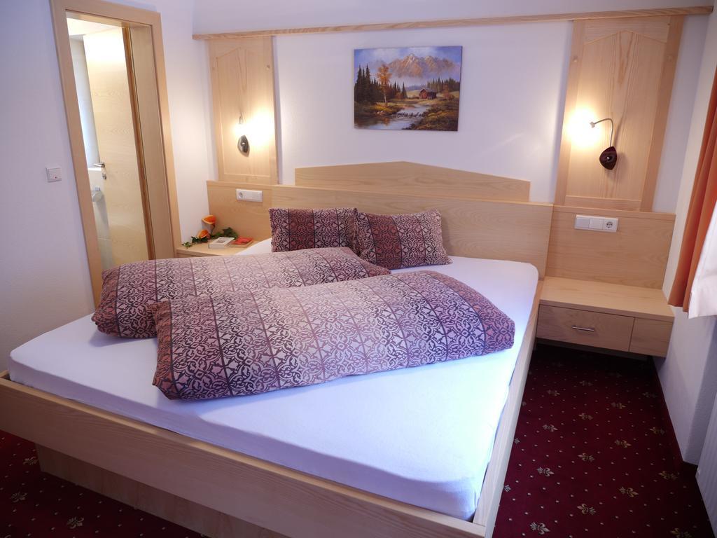 Haus Talblick Appartement Curon Venosta Buitenkant foto